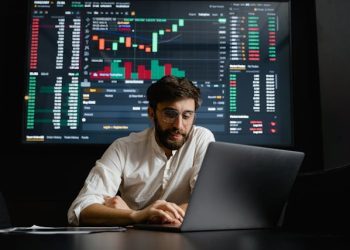 Blockchain Interoperability: The Future of Decentralized Networks